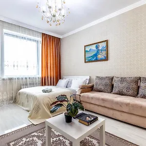 Апартаменты возле шатыра и байтерека, Астана